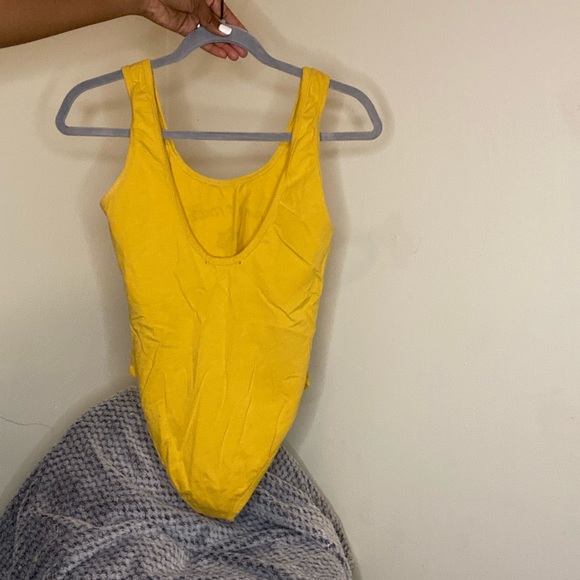 Yellow bodysuit - Picture 2 of 4